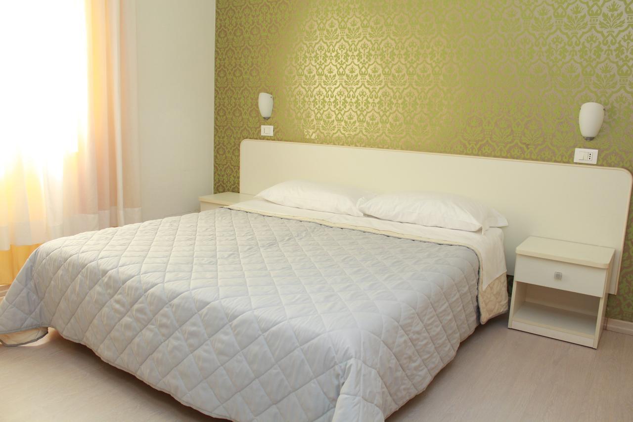 Hotel Stella Polare Rimini Bagian luar foto