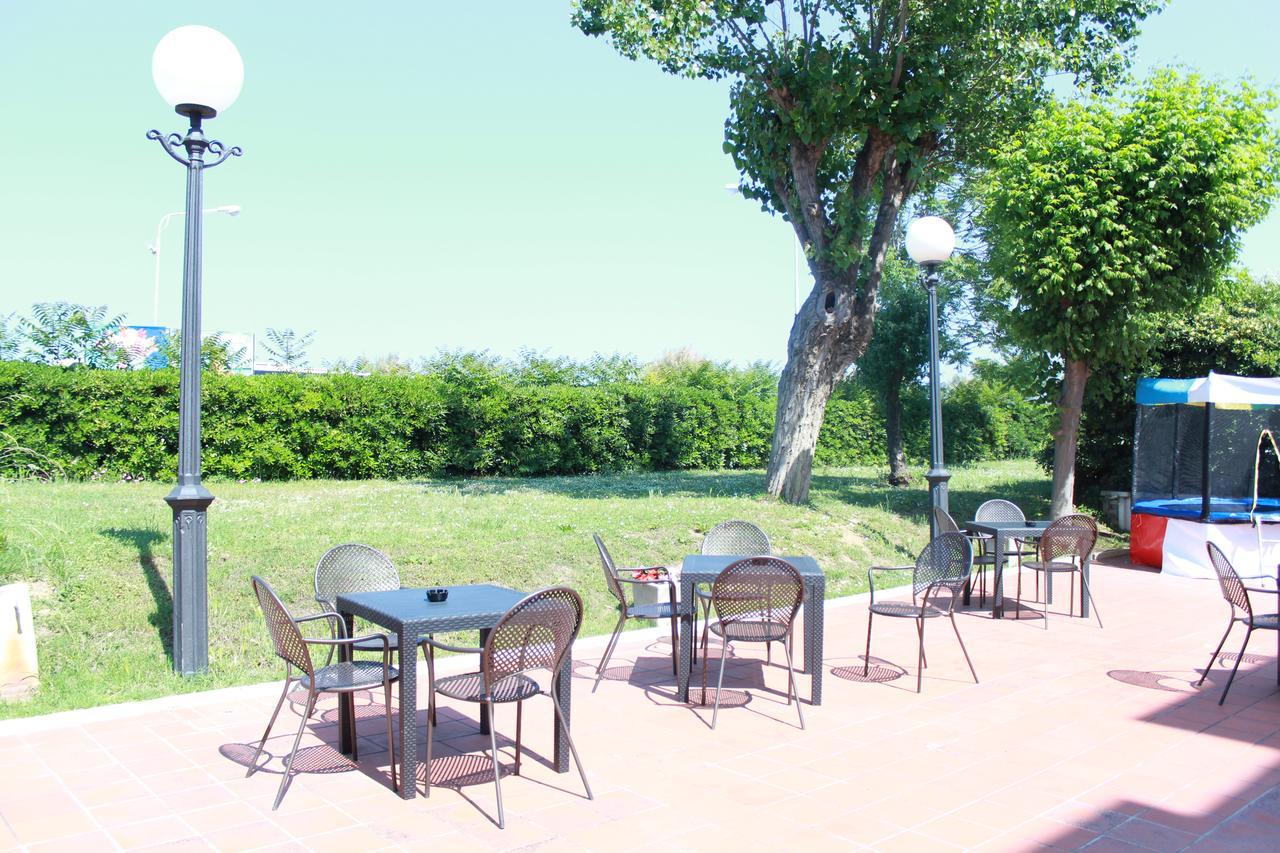 Hotel Stella Polare Rimini Bagian luar foto